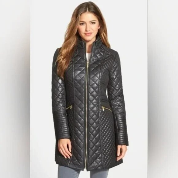 Perfect $208 Via Spiga Black Quilted Light weight Fitted Walker Jacket Coat PM - Picture 2 of 8